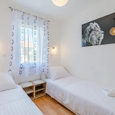 Apartament The Brothers *